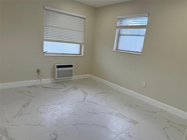 Photo - 841 NW 39th St