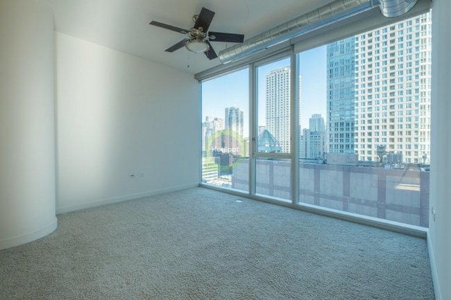 Photo - 151 W Kinzie St