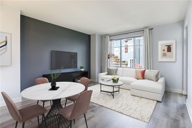 Photo - 603 Davis St Unit 907