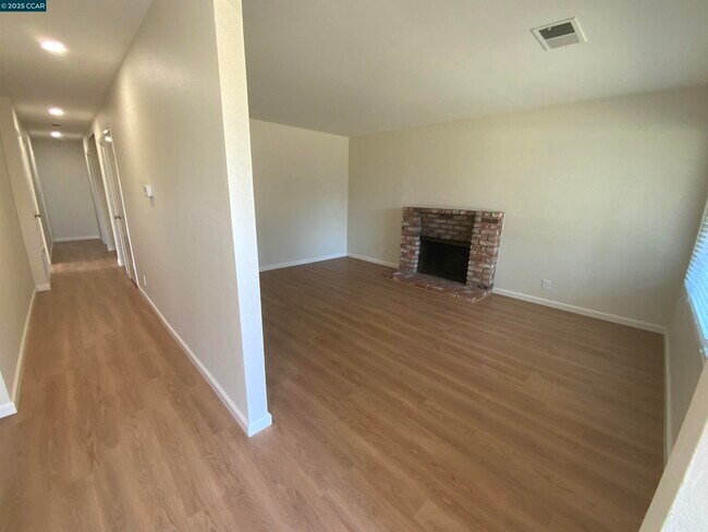 Photo - 315 Cindy Ct