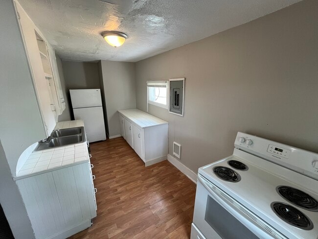 Photo - 2009 George St Unit 4