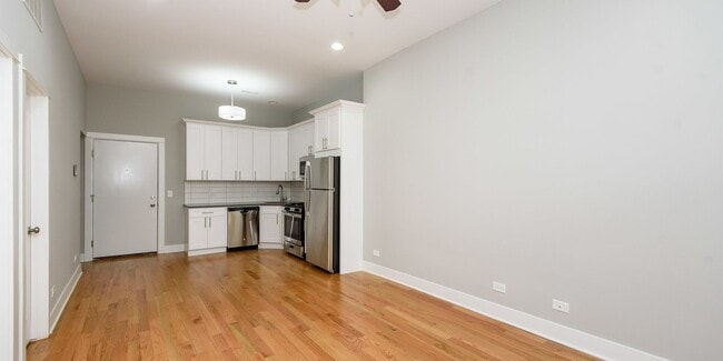 Photo - Updated, 1bd/1bth Ukrainian Village Prime spot, Avail 8/1 Unit 2119 3r