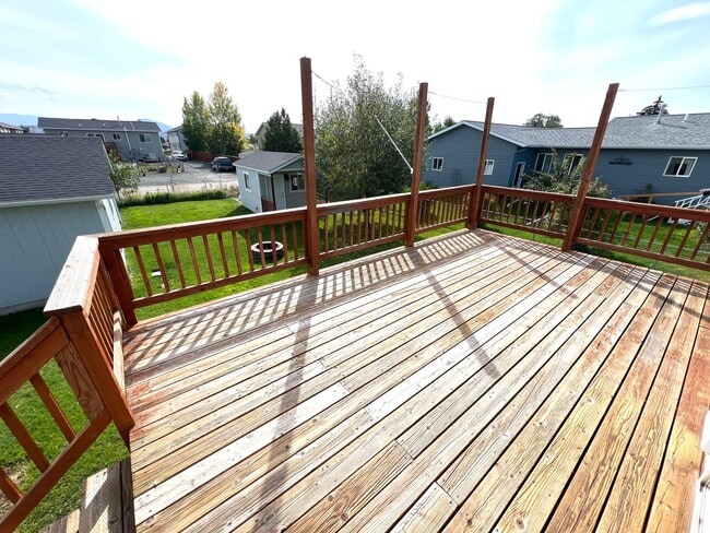 Photo - Pet Friendly 4 Bed 2 Bath Single Family Home W/ Fully Fenced Yard, Double Car Garage Located in E...