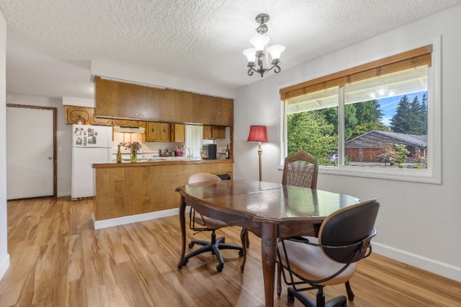 Photo - 9423 NE Woodridge St