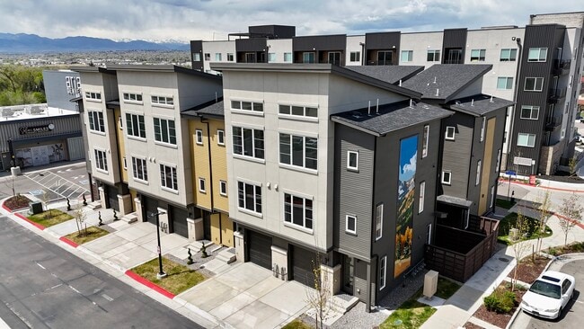 Photo - 5231 Eliot St