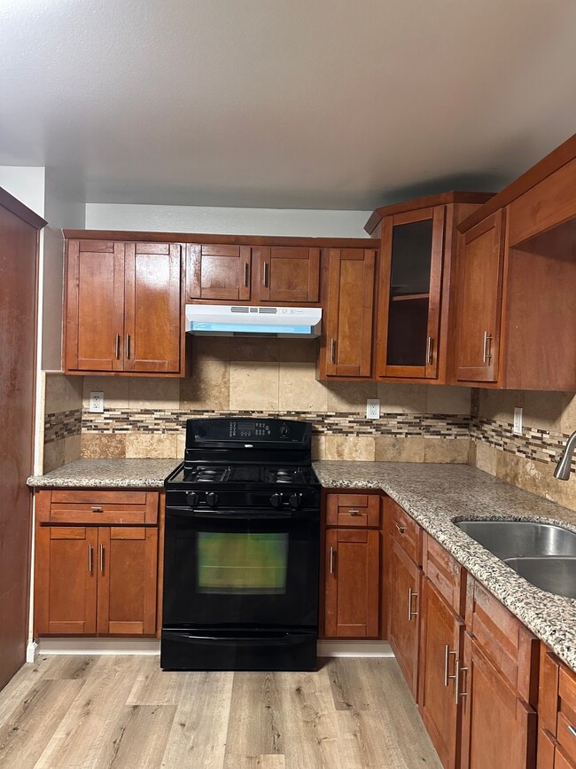 Photo - 843 W 76th St Unidad 843 W. 76th Street