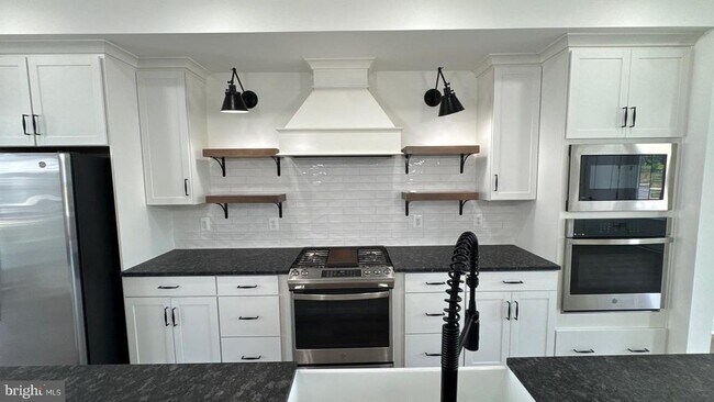 Photo - 1817 Shookstown Rd