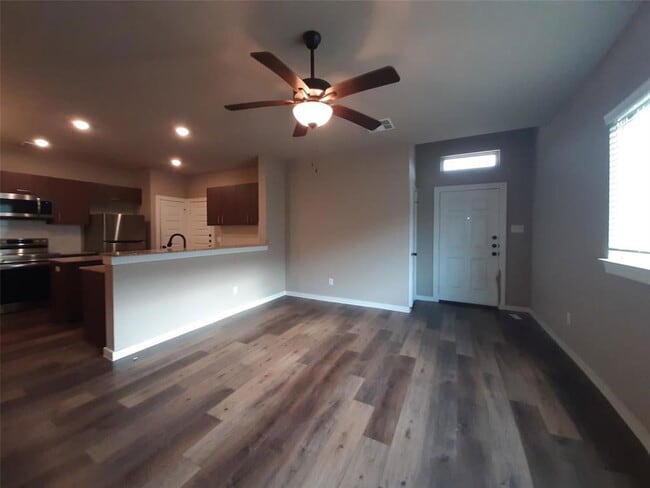 Photo - 9733 Grosbeak Ln