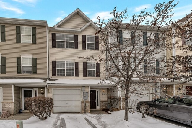 Stunning Newly Renovated 3 Bed - 2.5 Bath ... - Stunning Newly Renovated 3 Bed - 2.5 Bath ... House