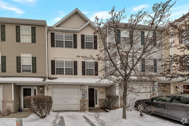 Building Photo - Stunning Newly Renovated 3 Bed - 2.5 Bath ... Rental