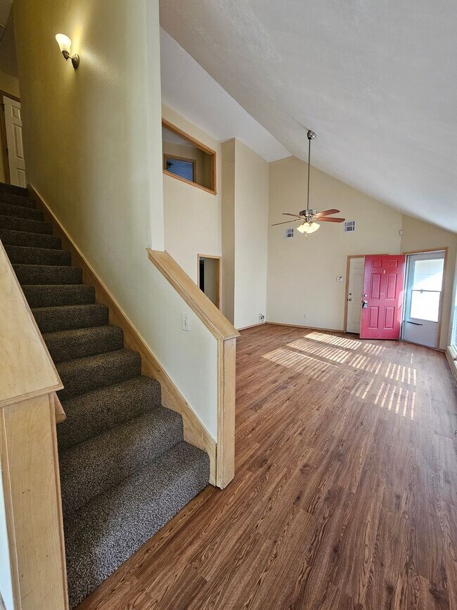 Photo - (4)Bed/(3)Bath in Moore w/ Shelter! Available NOW! Over 1700sqft!