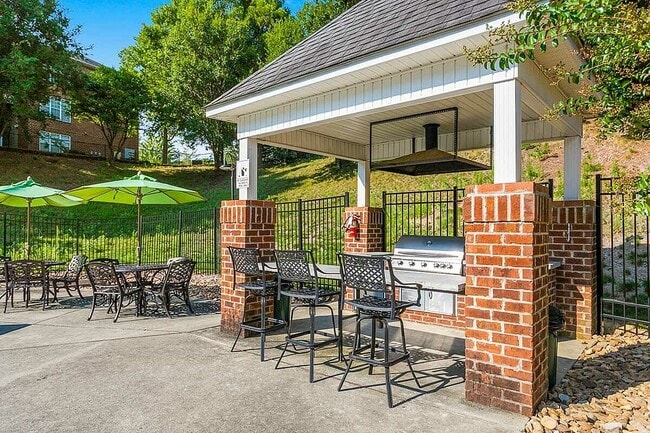 Patio al aire libre y parrilla
