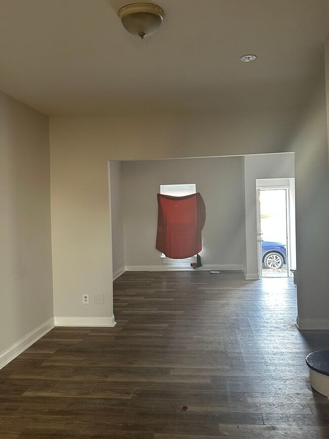 Photo - Home for Rent! Spacious Rooms! W/D Hook-Up! Available Now!