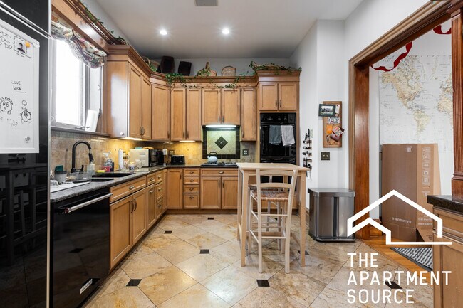 Photo - 435 Saint James Ave Unit 2F