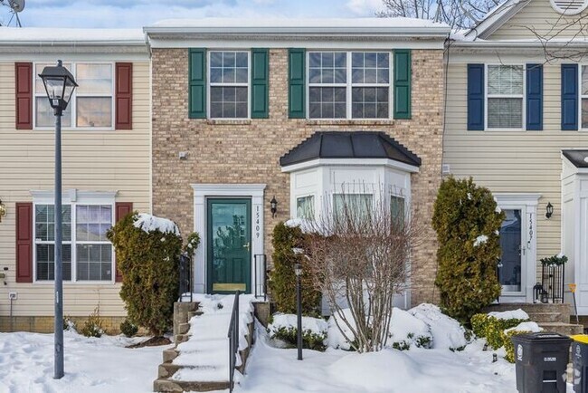 Building Photo - Beautiful 3-Level Townhome in Brandywine! ...