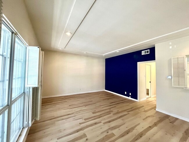 Photo - 2/1 Alamo Heights Condo ~ Freshly Remodele...