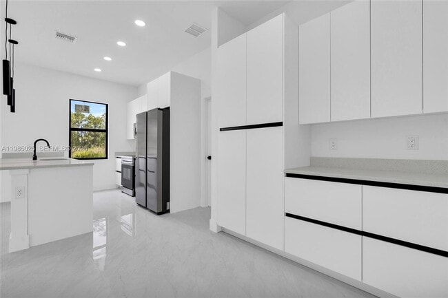 Photo - 2700 42nd St W