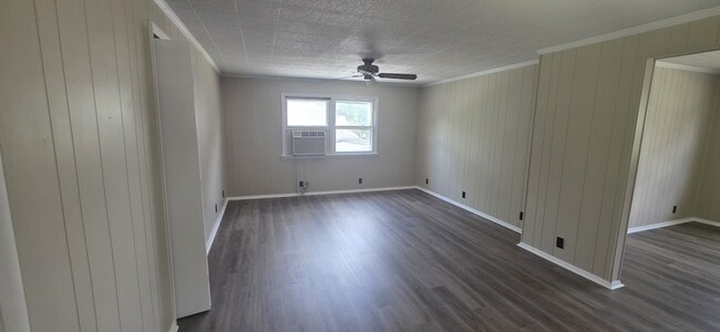 Photo - 413 W High St