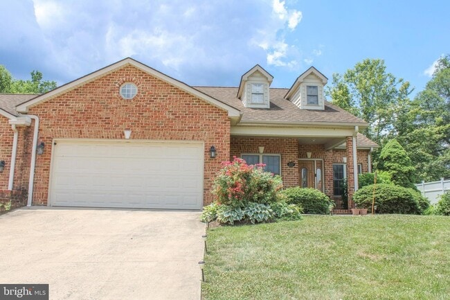 Photo - 227 Donna Dr