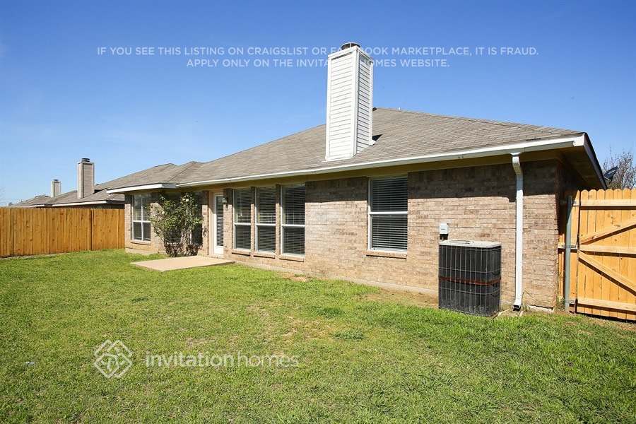 Photo - 614 St Eric Dr