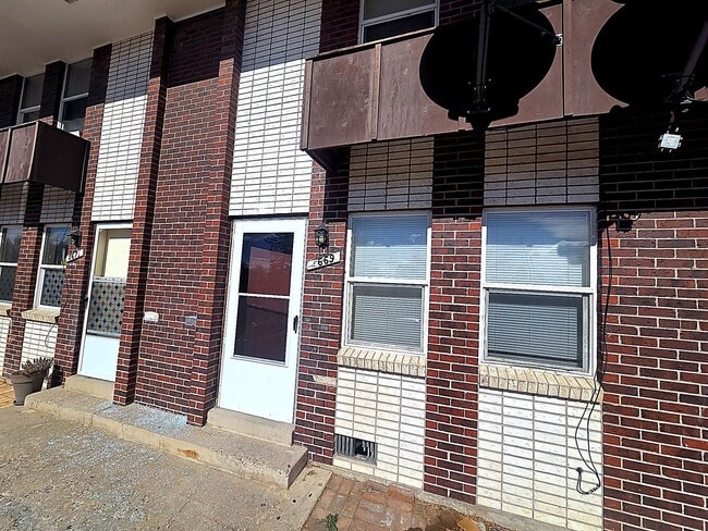 Photo - Charming 2-Bedroom, 2-Bath Townhome-Style Unit in Edgewater