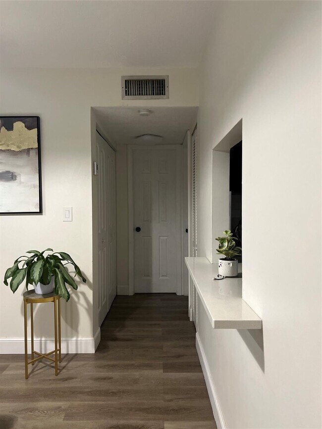 Photo - 1061 NW 45th St Unidad 8