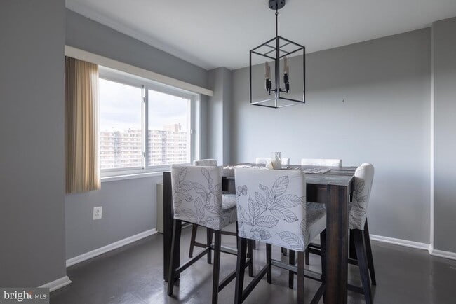 Building Photo - 1111 University Blvd W Unit 1411A