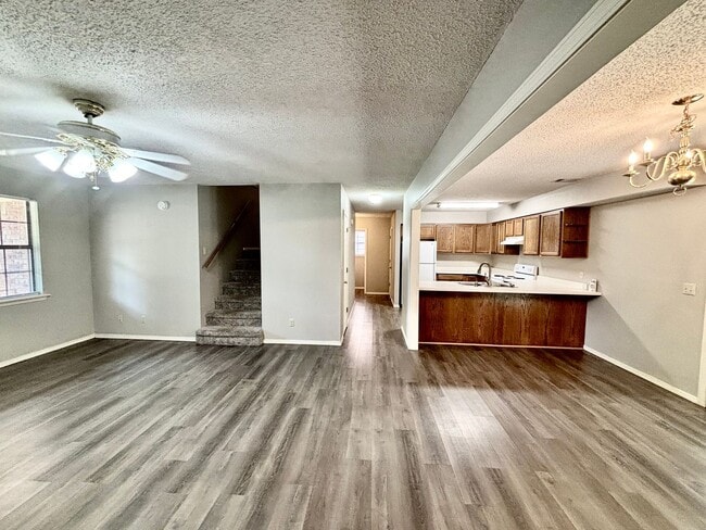 Photo - 415 Valley Dr