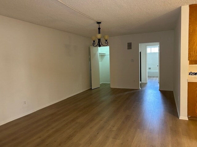 1 BR/ 1 BA - Hardwood - 912 E Windsor Rd
