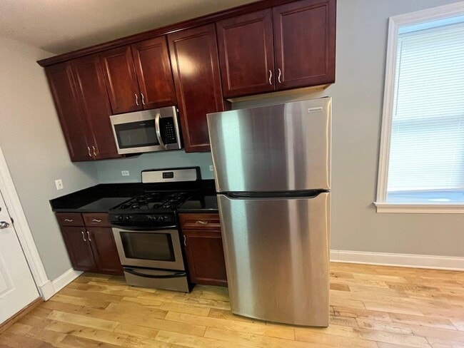 Photo - 4558 W George St Unit 2