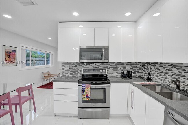 Photo - 1605 NW 7th Terrace