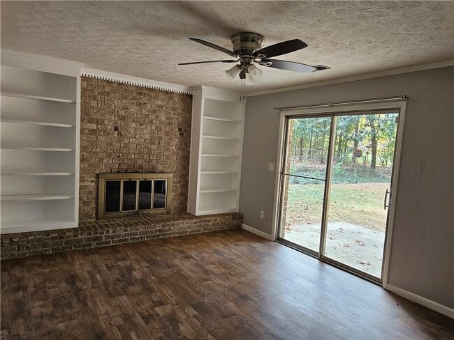 4882 Happy Hollow Rd