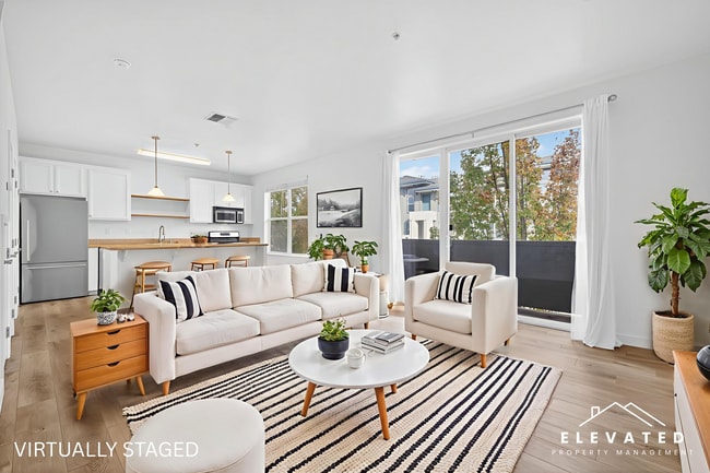 Photo - 905 Doubles Dr