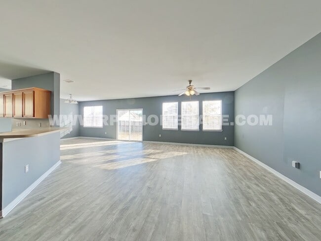 Photo - Spacious 4-Bedroom Home in South Crestview – Perfect for Families and Close to Military Bases