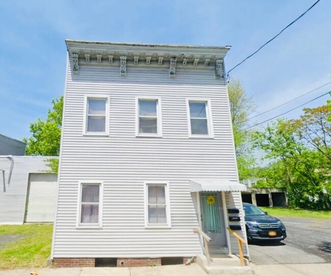 Building Photo - 59 Ontario St Unit 1st Floor Rear