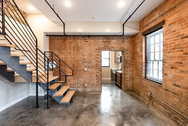 Photo - 225 Old South High St Unit 225-128