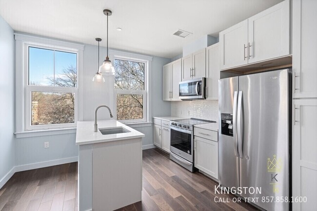 Building Photo - 136 Babcock St Unit PH 401
