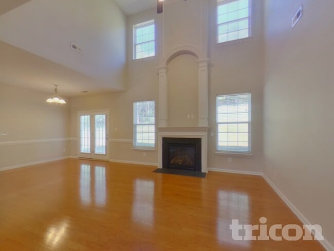 2558 Fiddlers Glenn Dr