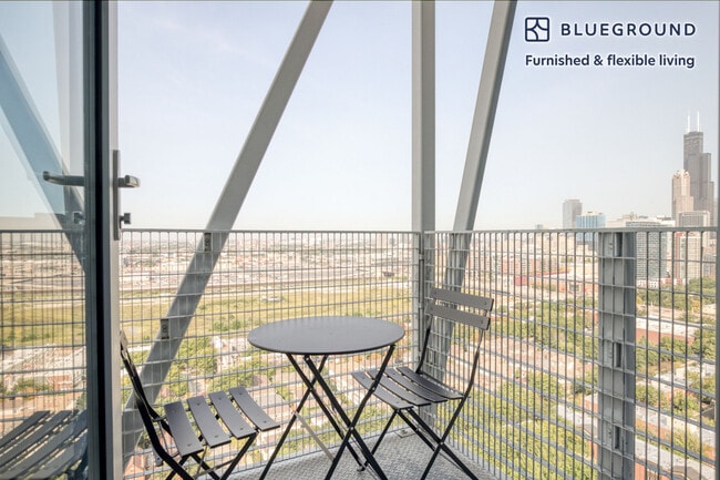 Photo - 1401 S State St Unidad FL22-ID770