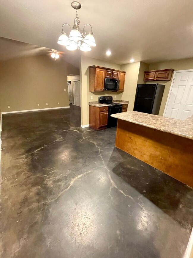 Photo - 3 Bed / 2 Bath in Brookland!