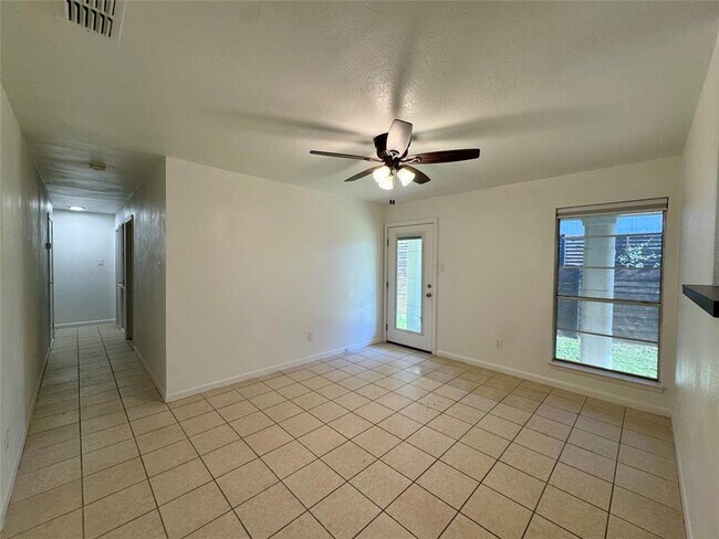 Photo - 6202 N Hampton Dr