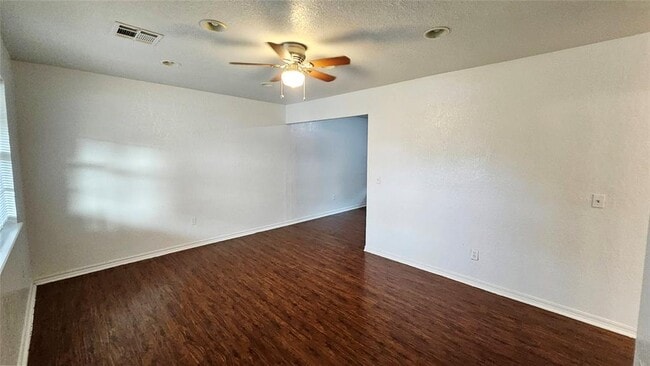 Photo - 777 Camelot Dr