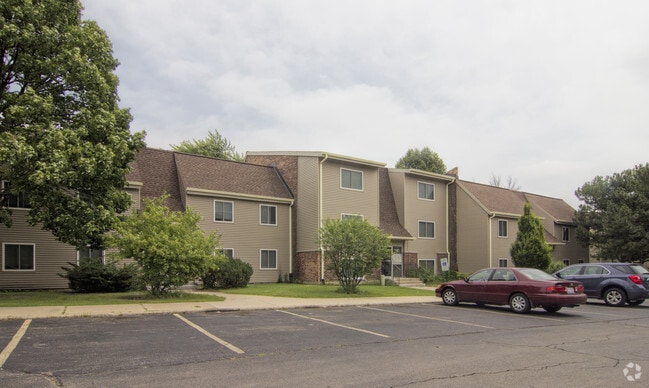 Building - University Village Apartments