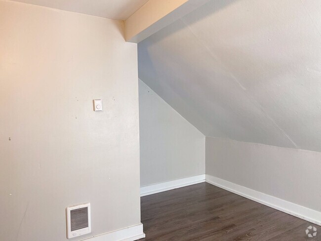 Building Photo - Rental -- Queen Anne Unit 3C