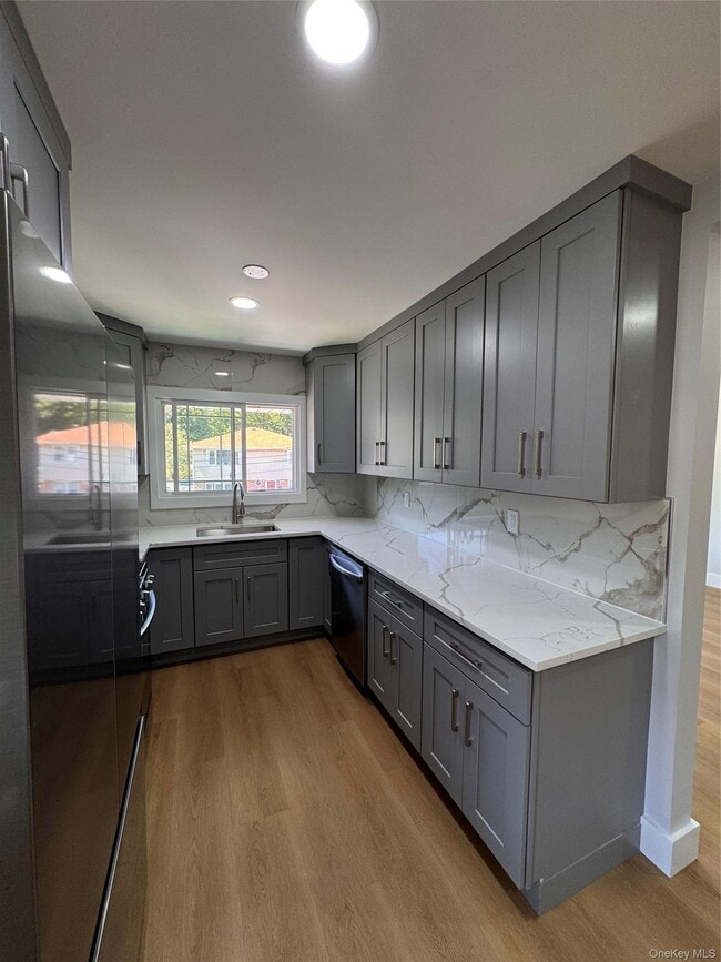 15 Valerie Dr Unit 2