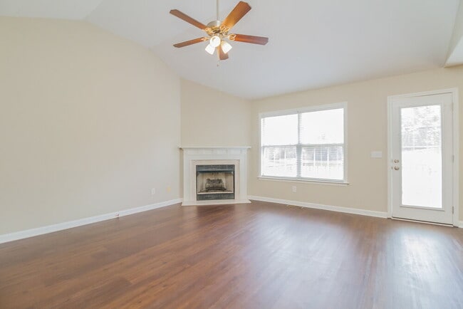 Photo - 2619 Danbury Cir