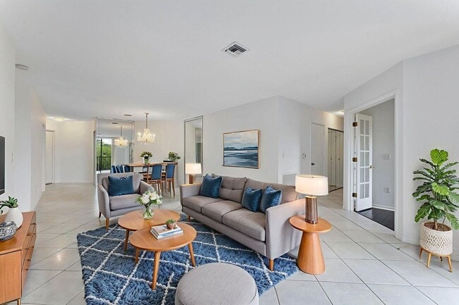 Photo - 4400 NW 30th St Unidad 328