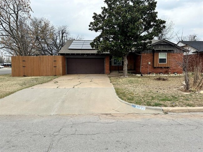 Building Photo - 2833 Kent Dr