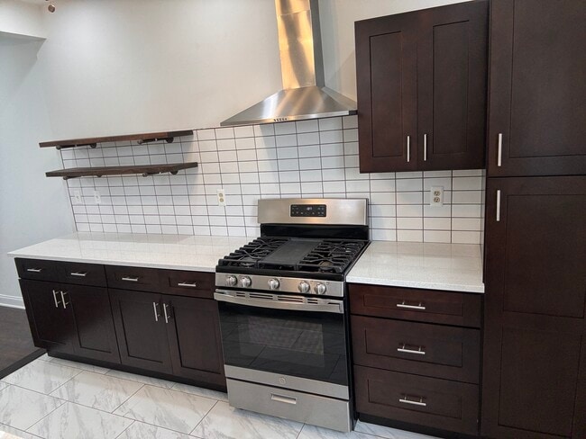 Photo - 2313 E Harold St