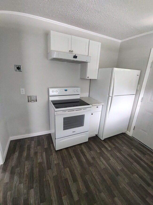 Kitchen (New appliances.) - 1200 N St Unit A